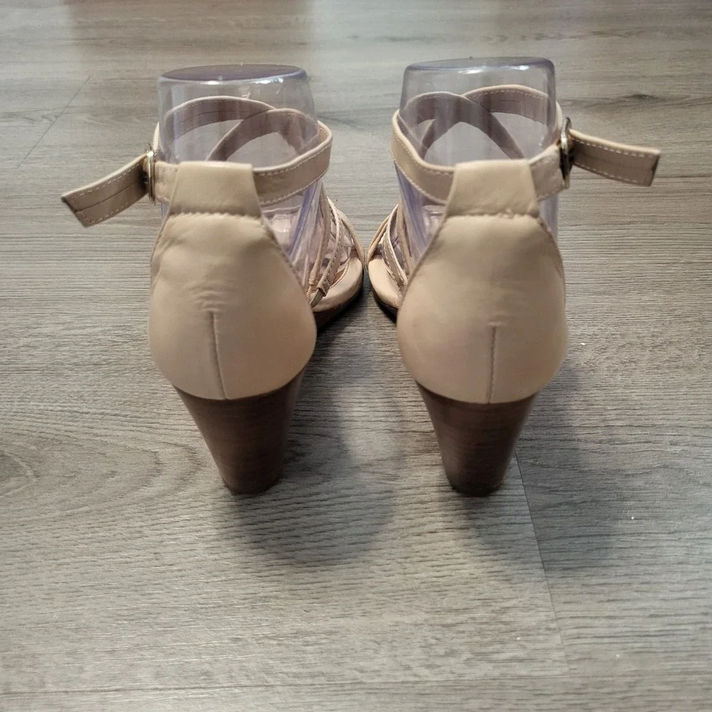 Sofft Womens Nude Beige Leather Strappy Ankle Buckle Wedge Sandals Comfort 6